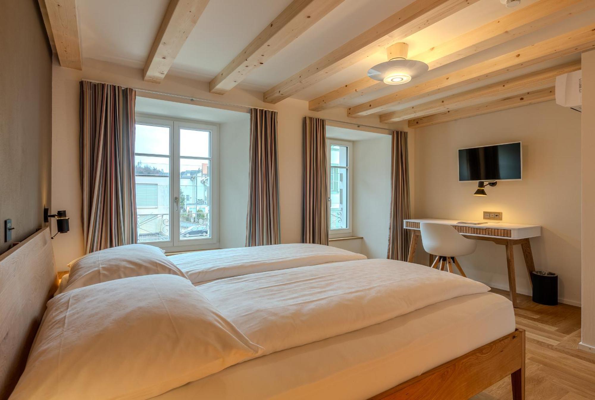 Hostal Alplodge *