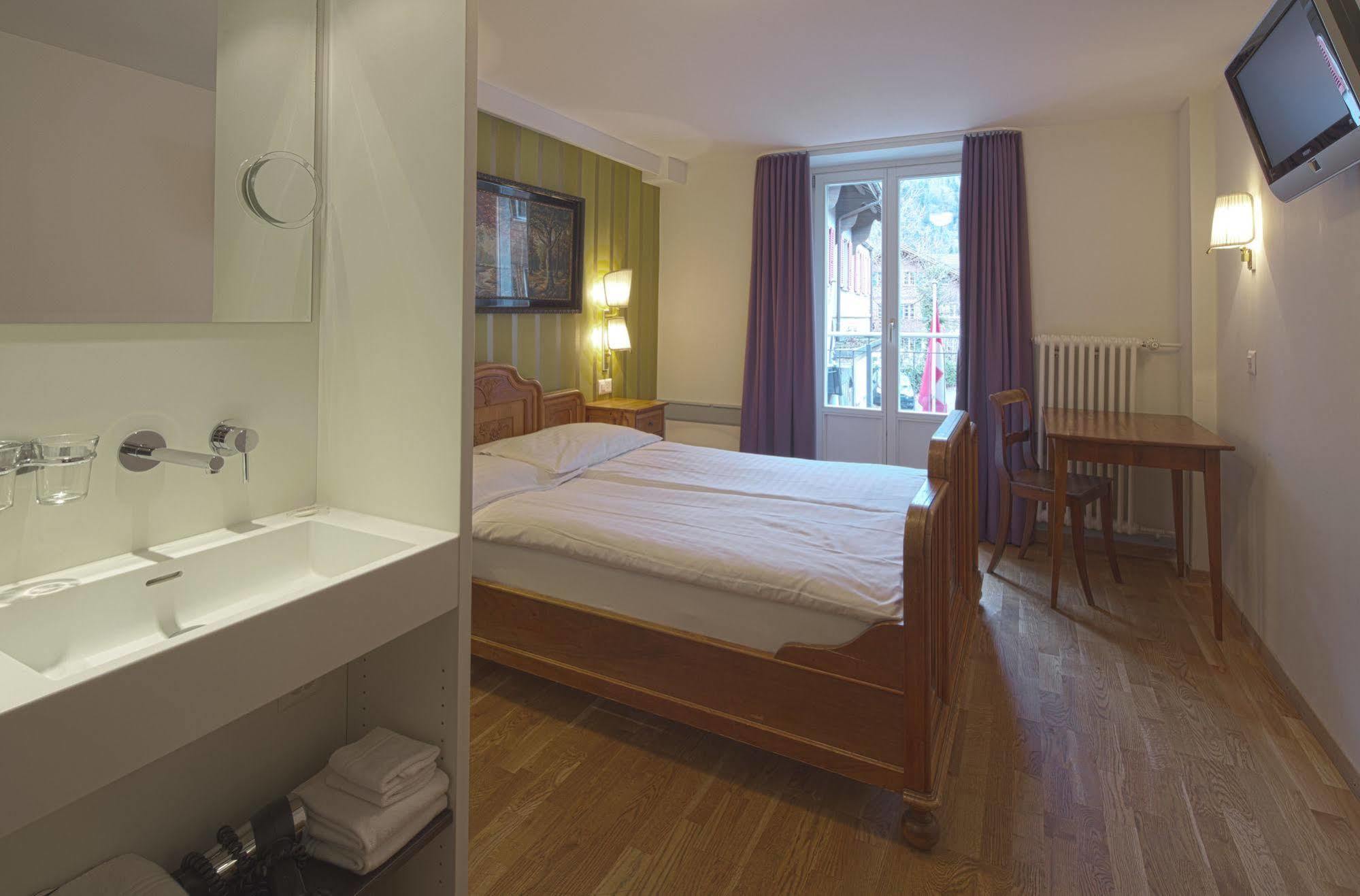 Hostal Alplodge *