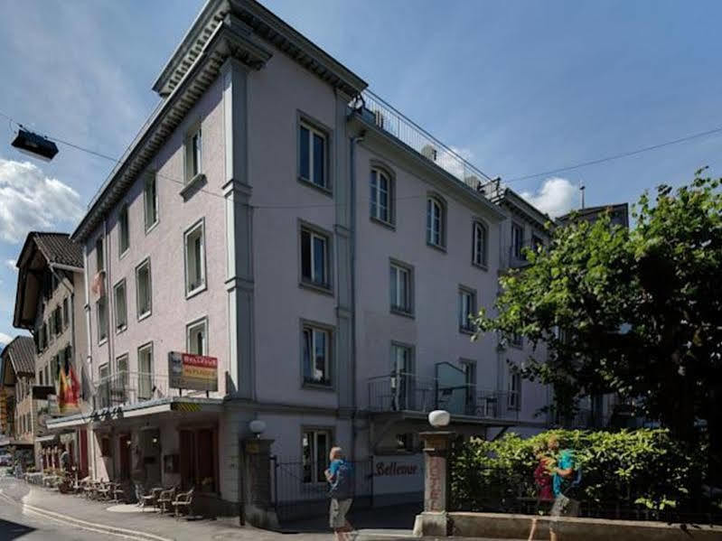 Auberge de jeunesse Alplodge *